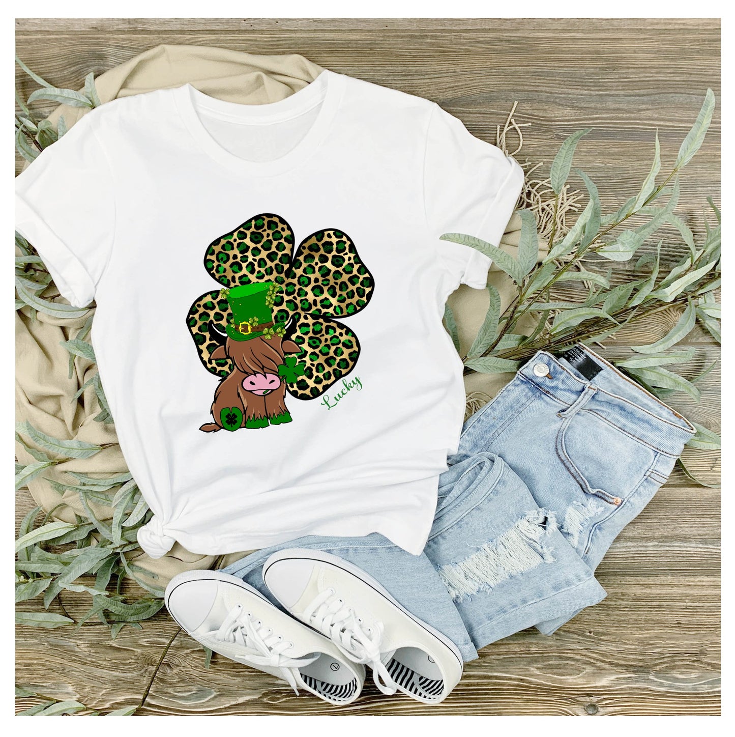 Highland Cow, Shaggy Cow, Western Cow, St. Patrick's Cow Leopard, Leopard Shamrock, St. Patrick's Day Parade DTF Transfer